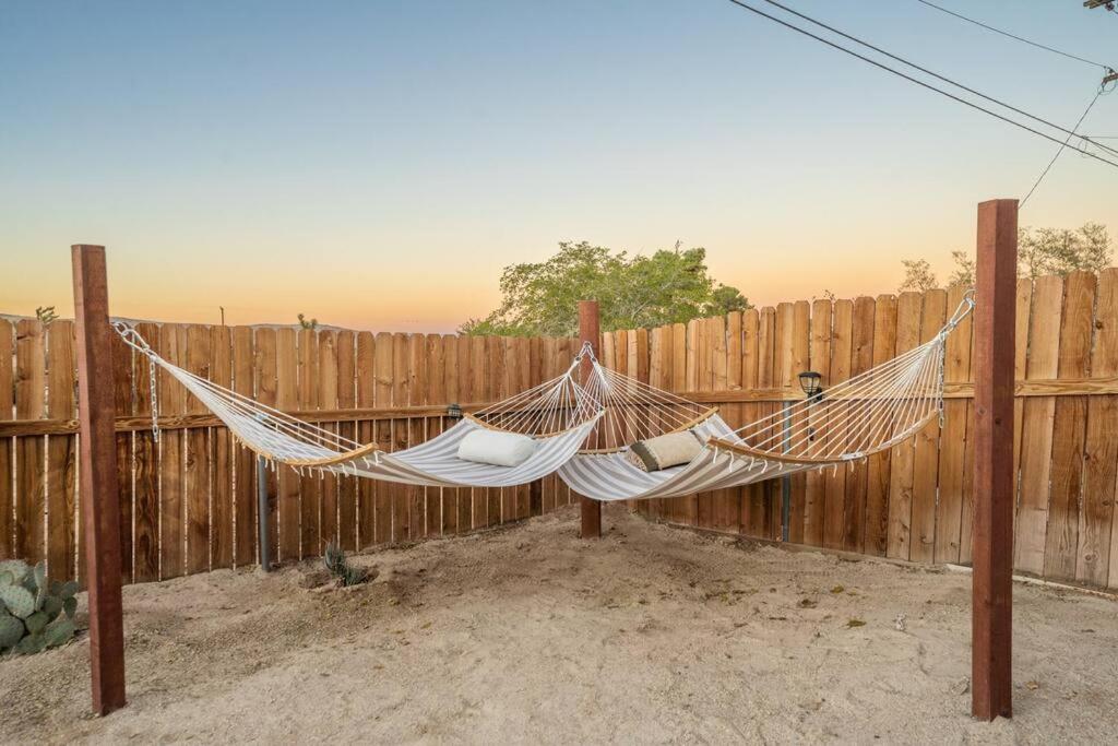 Palm Vista Retreat *Hot Tub/Cowboy Pool/Hammocks* Villa Joshua Tree Exterior photo