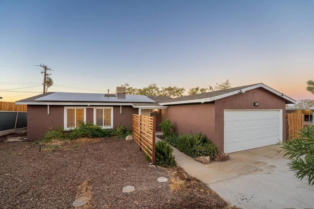 Palm Vista Retreat *Hot Tub/Cowboy Pool/Hammocks* Villa Joshua Tree Exterior photo