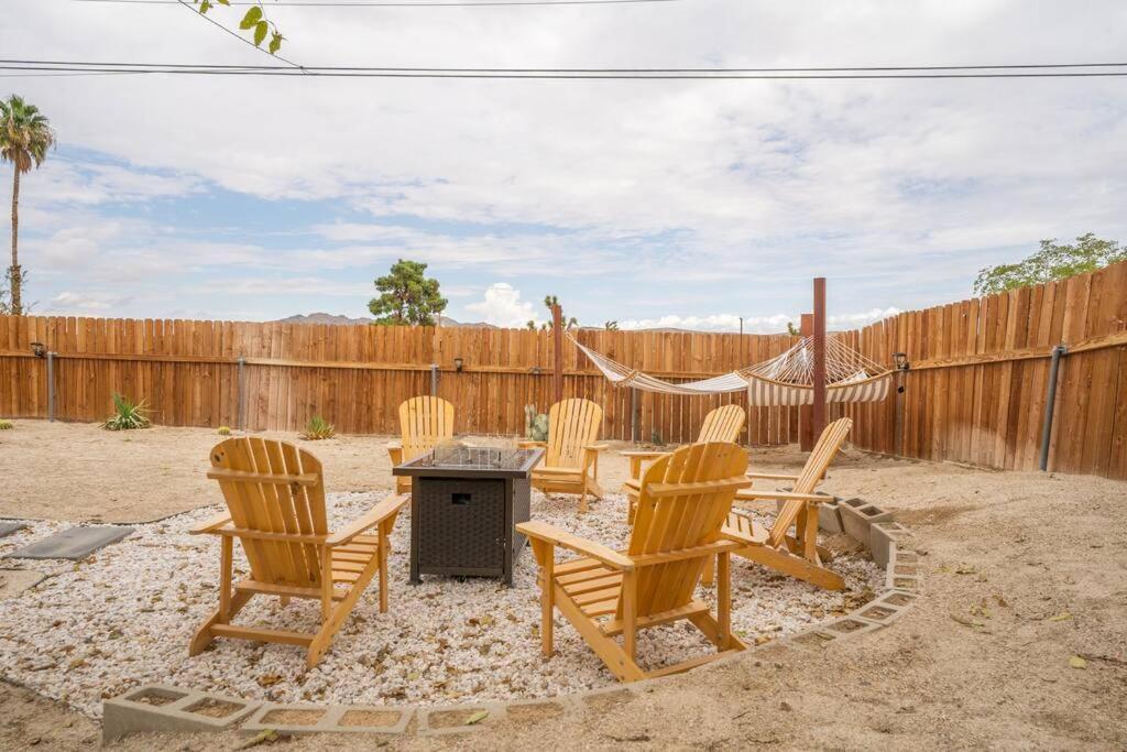 Palm Vista Retreat *Hot Tub/Cowboy Pool/Hammocks* Villa Joshua Tree Exterior photo