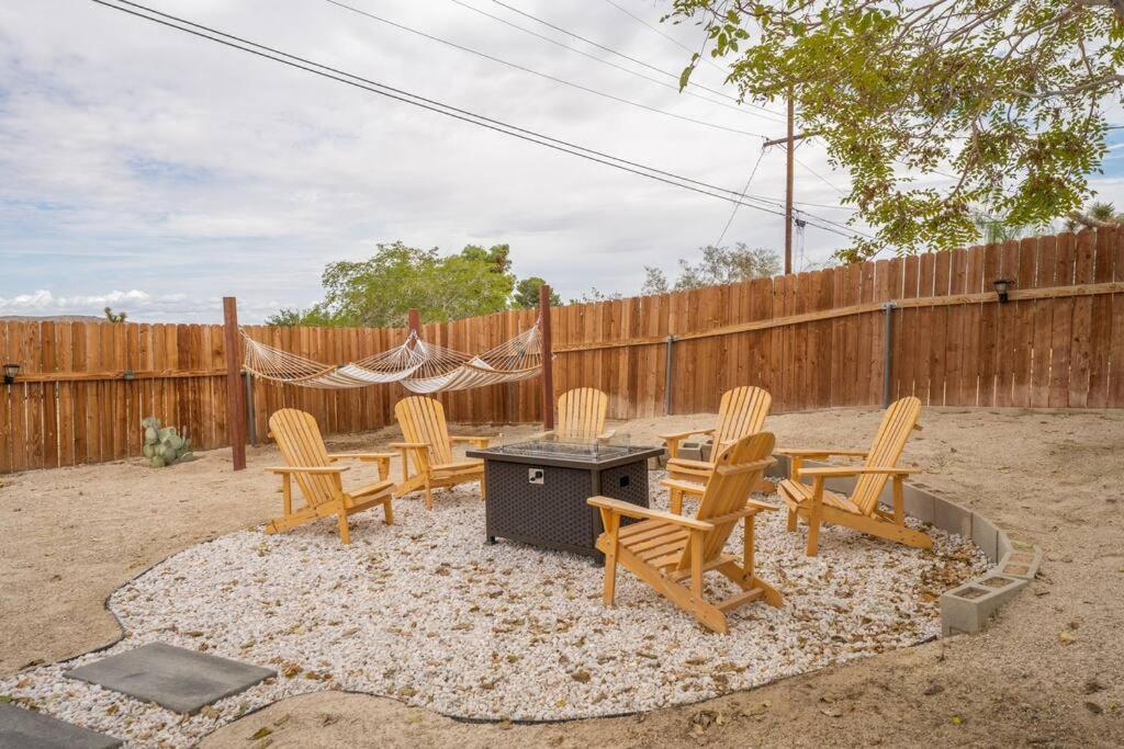 Palm Vista Retreat *Hot Tub/Cowboy Pool/Hammocks* Villa Joshua Tree Exterior photo